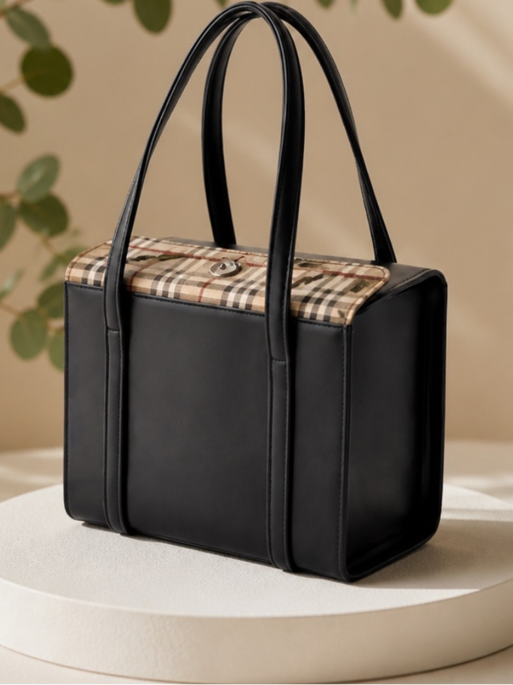 RARE AUTHENTIC/BURBERRY NOVA CHECK LEATHER HANDBAG BY SANYO SHOKAI.